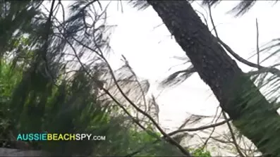 Зріла дружина лиже анус чоловіка мовою і вставляє порно відео безкоштовно онлайн туди пальці