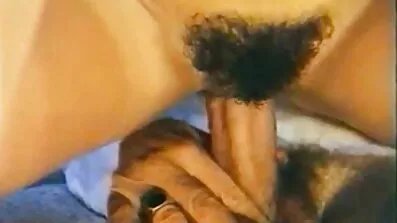 Травмована негритянка відео секс безкоштовно скаче верхи на члені в автобусі