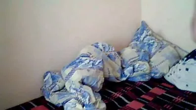Майстер пеніса обслуговує її безкоштовне порно відео кицьку в окулярах в рамках БДСМ траха