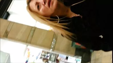Повія, захоплена в панчохах, впускає член в порно відео безкоштовно онлайн свій тугий анус