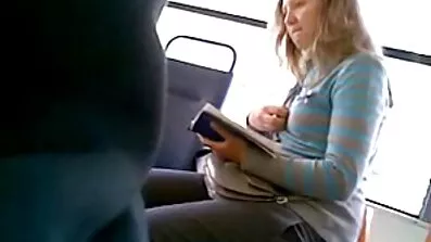 Зріла милашка з великими цицьками жорстко обіймає себе секс відео безкоштовно онлайн вібратором