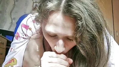 Сестра з порно відео онлайн безкоштовно подругою пробують член брата на смак під час приємної оргії