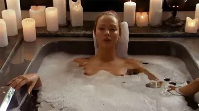 Збуджена брюнетка готова впоратися з членами двох секс відео безкоштовно хлопців