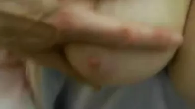 Гейша з волохатим передом безкоштовно порно відео веде друга на божевільне звалище