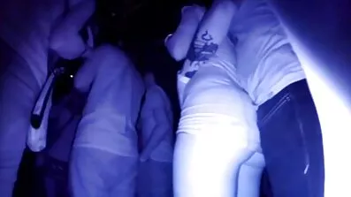 Збуджена повія порно відео скачати безкоштовно жорстко стимулює свою попку